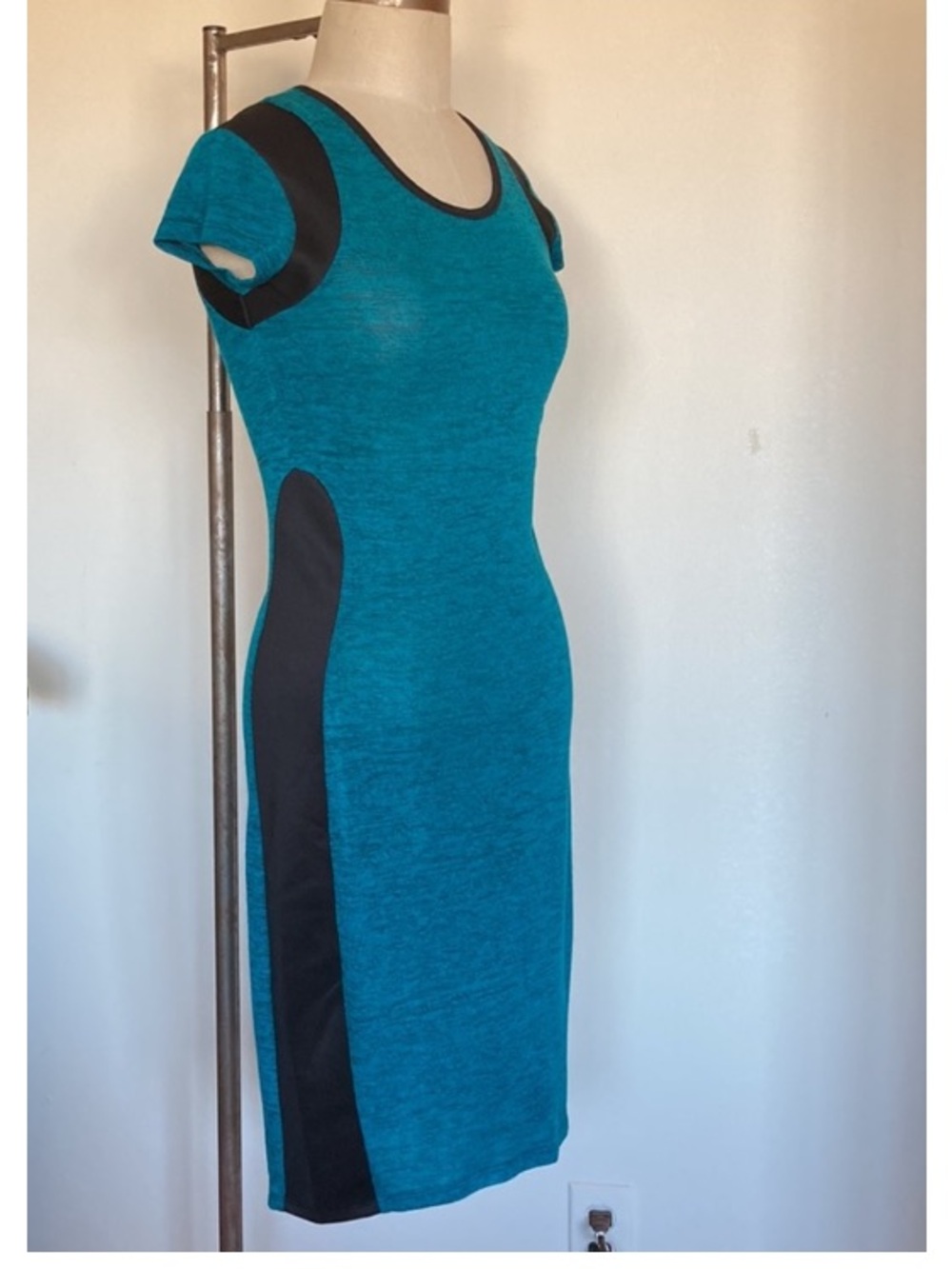 NWOT Derek Heart bodycon knit dress, never worn, marked M, fits like S